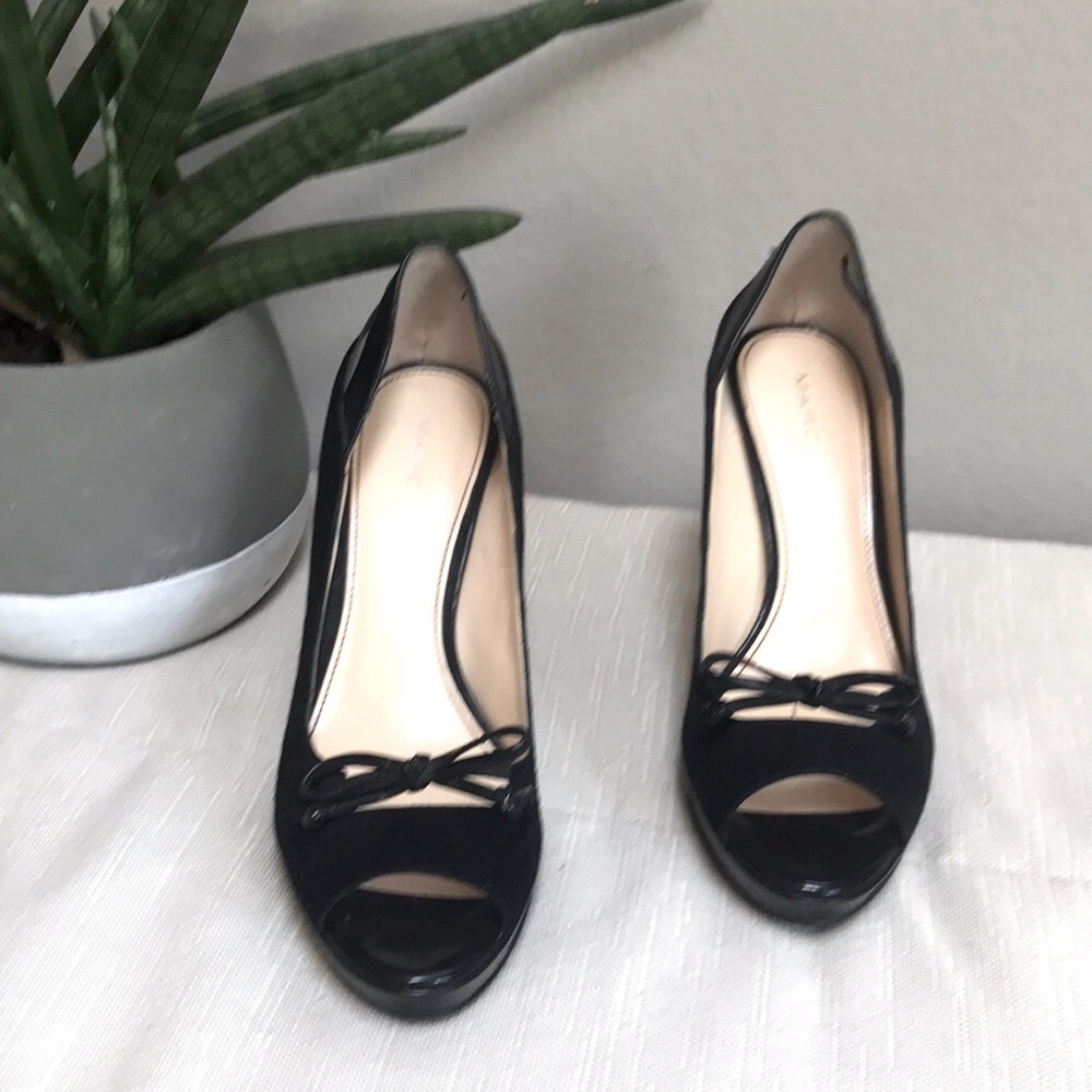 Marc Fisher 8 black high heels shoes